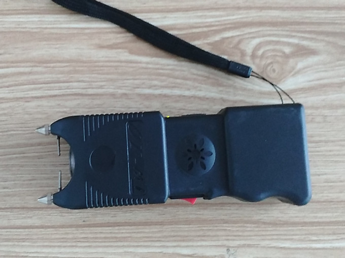 TW-10型超報(bào)警防身電擊器